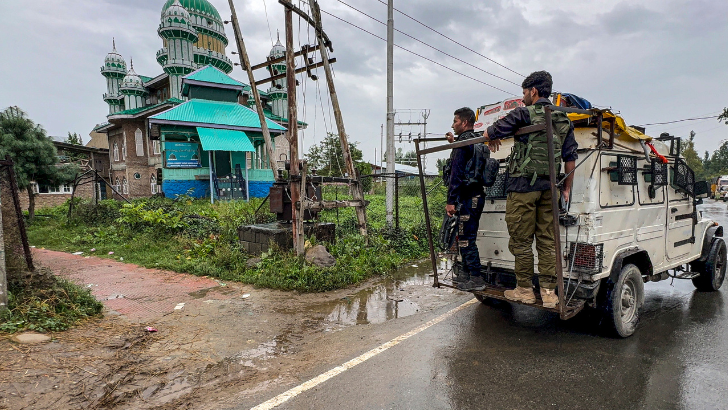 https://salarnews.in/public/uploads/images/newsimages/maannewsimage08092025_180457_JK Terrorists.png
